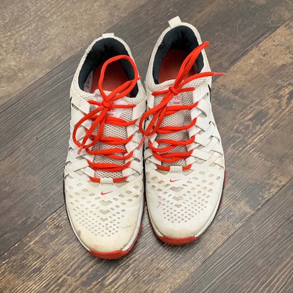 Mens size 9 Nike sneakers